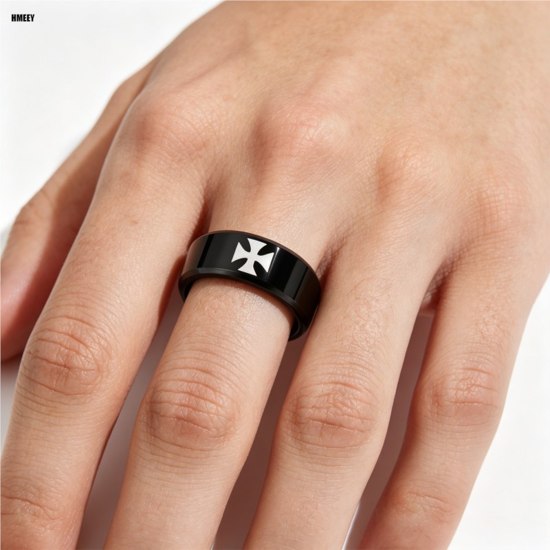 Anello HMEEY in acciaio al tit - Initial Ring Custom recensione e prezzo