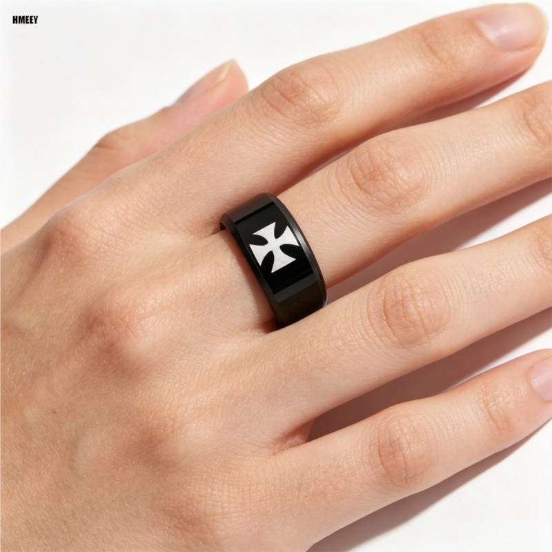 Anello HMEEY in acciaio al tit - Initial Ring Custom recensione e prezzo
